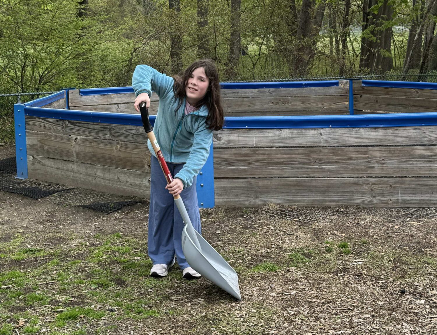 NewtonSERVES: Navzdory chladnému počasí se tisíce dobrovolníků zapojily do jarního úklidu města — image 6
